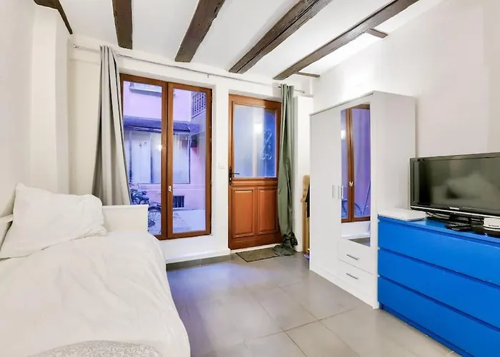 Charming Studio Historical Center Of Strasbourg